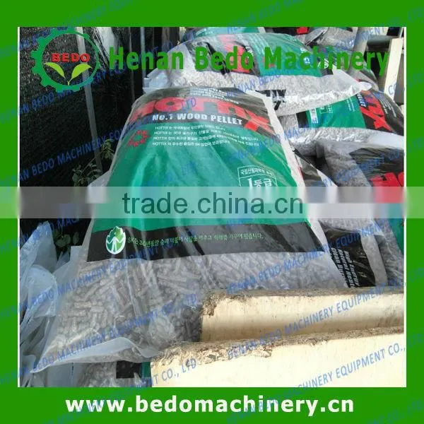 2015 The most popular Electronic Packing Machine/ wood pellet packing machine / feed pellet packing machine 008613253417552