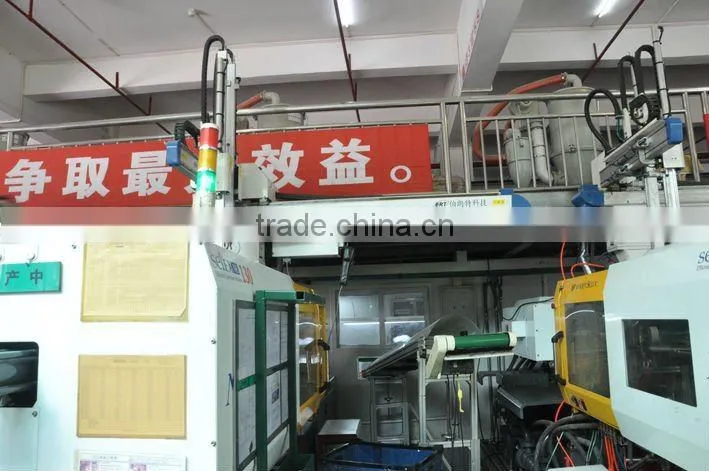 Mini Picking Robot Arm For Injection Moulding Machine Below 100T