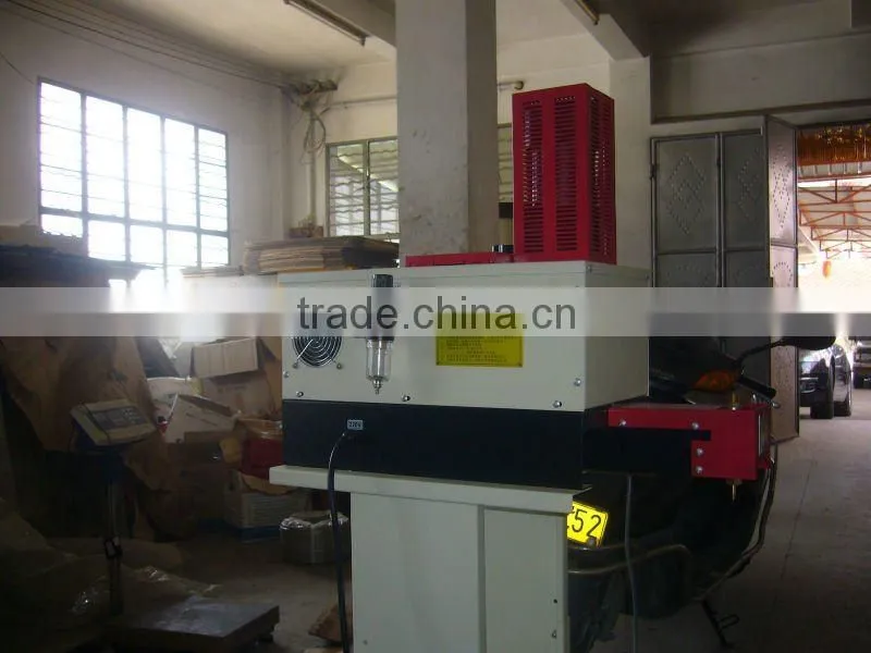 hot melt applicator