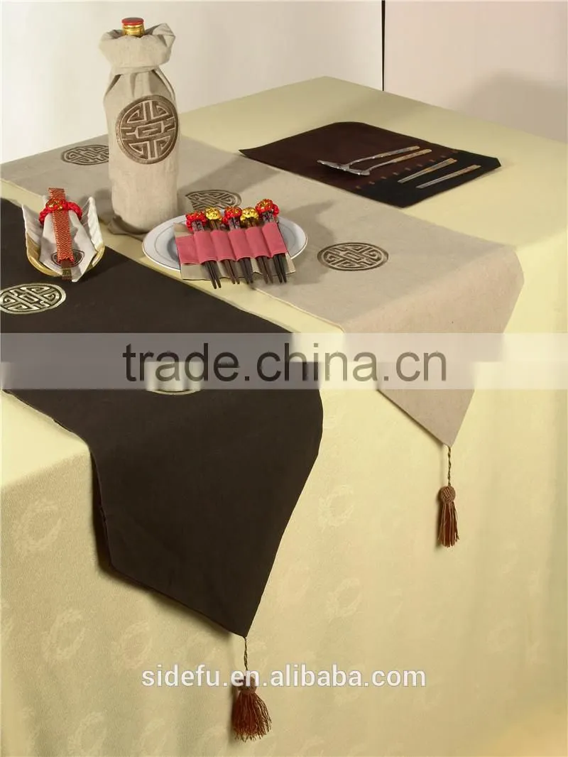 Super Durability Decorative Polyester Table Runner