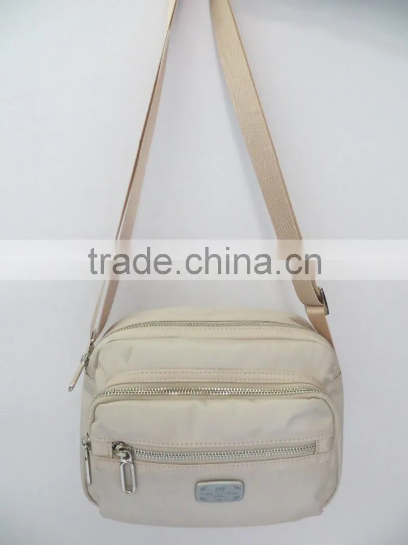 new style good quality waterproof shoulder bag for women and girls