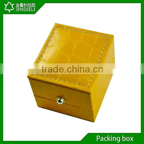 Small ring box with satin and velvet inlay