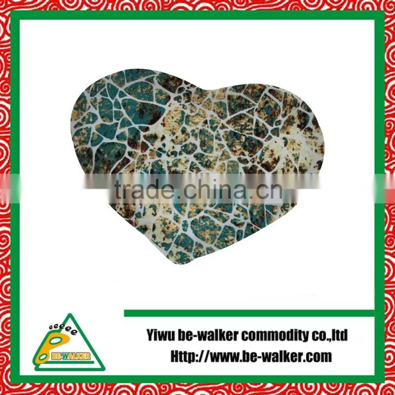 Plate Printing Heart Shape Decrative Filled Soft Pillow