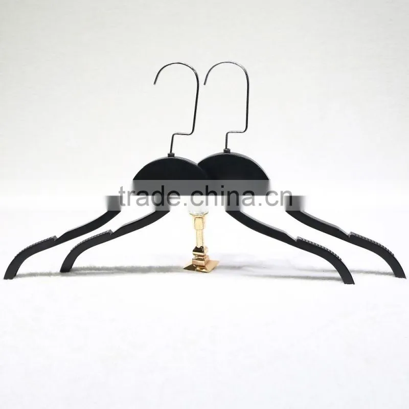 Wholesale thin plastic hanger for clothes display