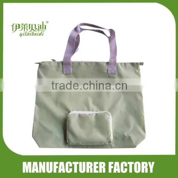 Foldable traveling bag