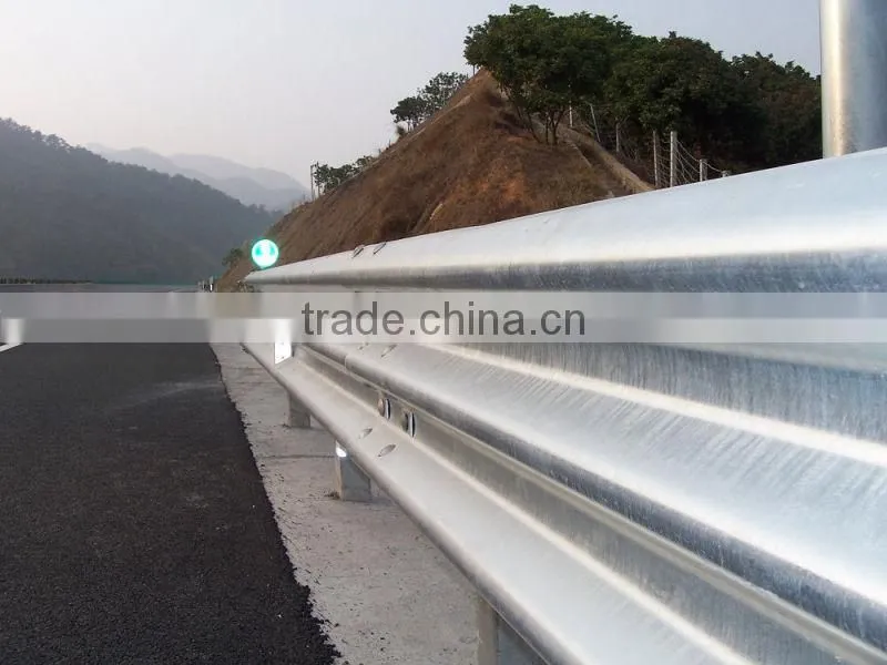 Highway guardrail post / highway guardrail post spacing