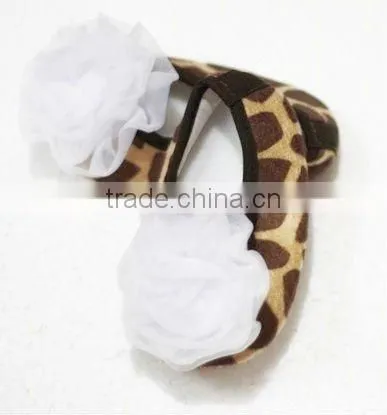 Baby Giraffe Crib Shoes with White Rosettes