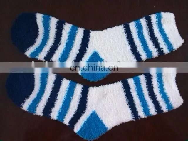 ladies white short socks in winter