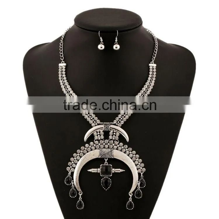2016 Simulated Diamond Fashion Semicircle Necklace Exaggerated Metallic Jewelry Set