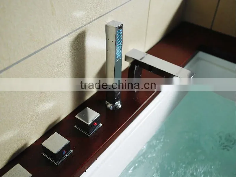 Massage Bathtub with wooden panel
