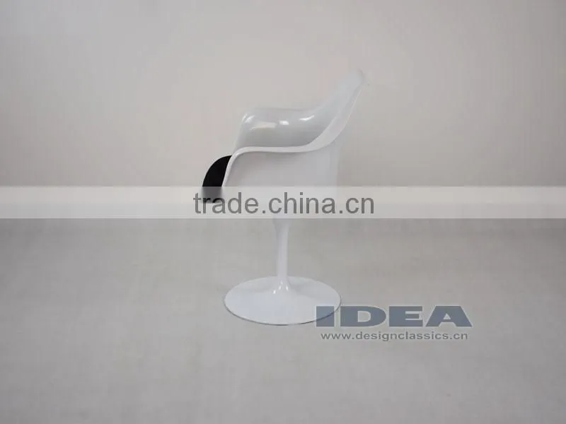 Replica Eero Saarinen Tulip Arm Chair - Black Cushion