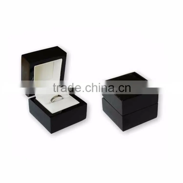 Wholesale glossy black wood jewellery ring boxes