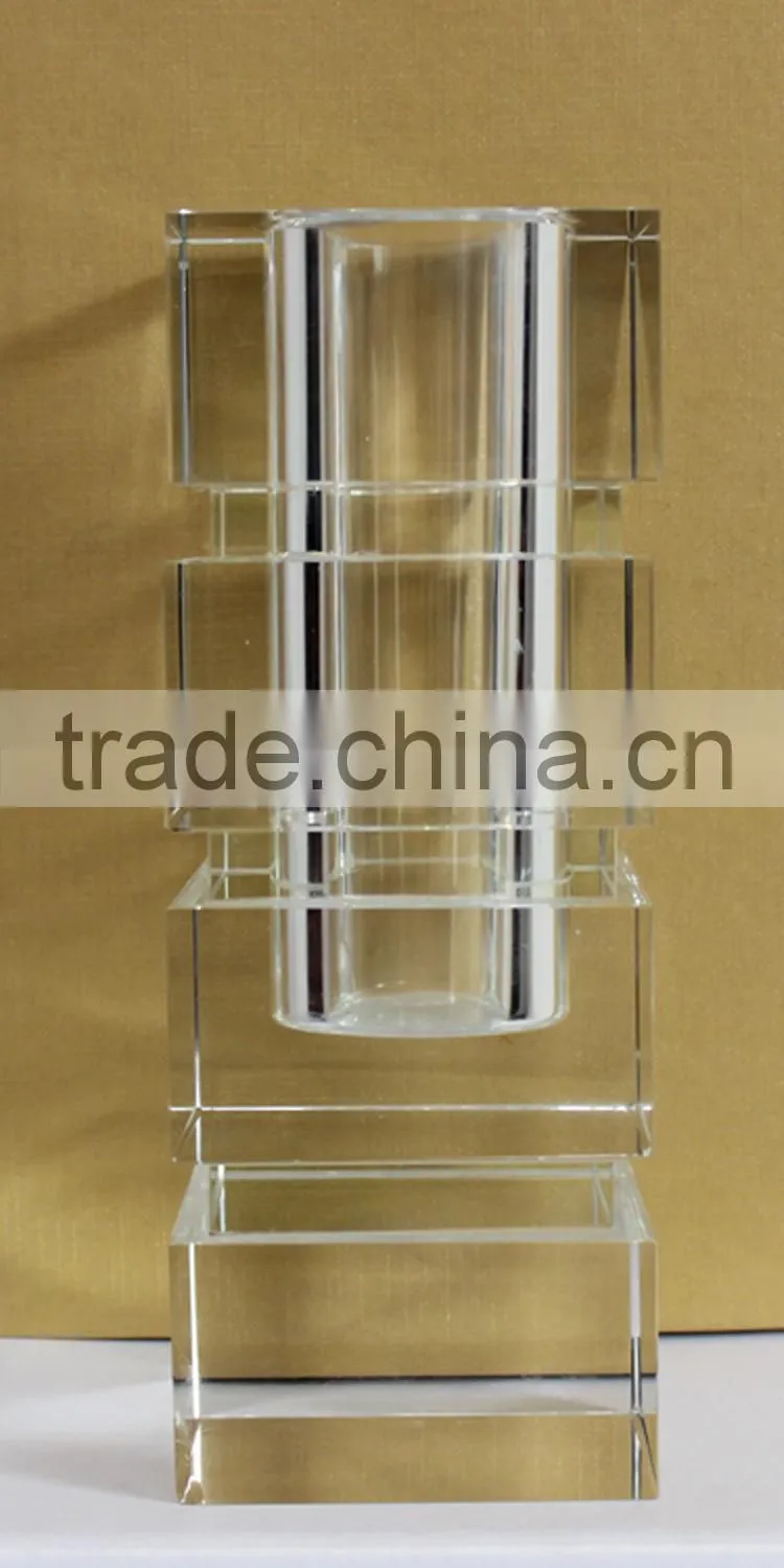 Chinese clear crystal flower vase