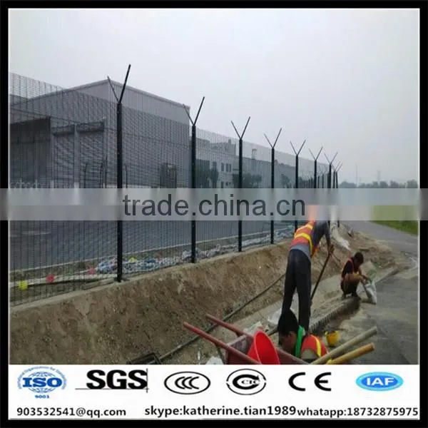 pvc coated green vinly airport bend welded wire mesh security fence for yard guard