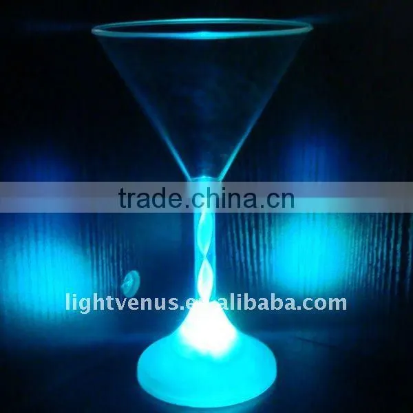 China Manufactuer LED glow lighting up tumbler cup
