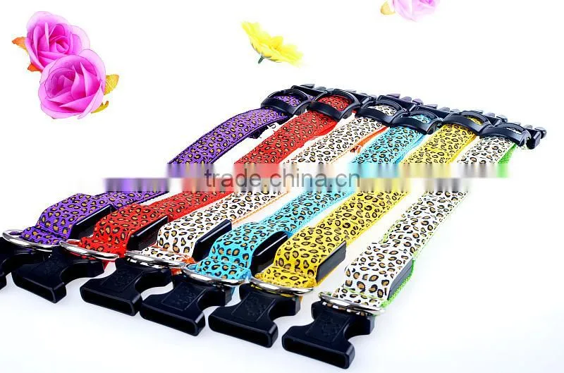 2015 High quanlity LED light dog collar flashing pet collar with leopard print