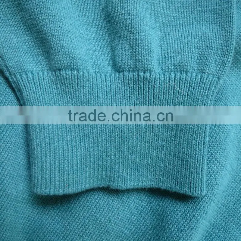 The dark green round neck knitting pullover casual men knitted sweater men