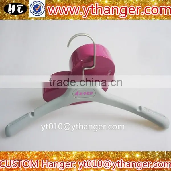 YY0523 custom logo non-slip grey rubber coated clothes plastic hanger pants hanger