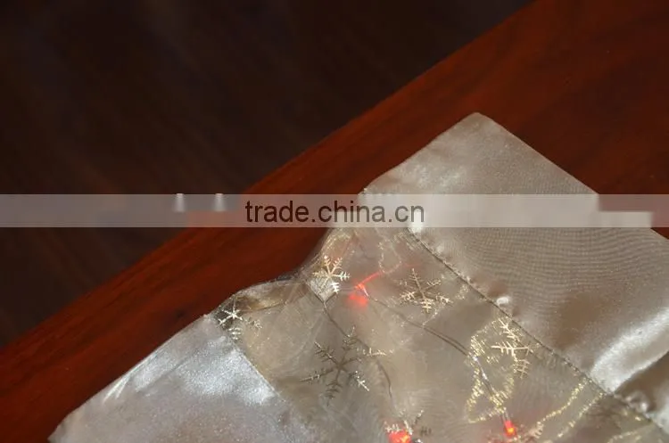 Hot sale champagne wedding table runner with LED lights