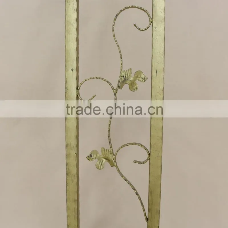 Sturdy metal golden clothing hanging rack for clothes display