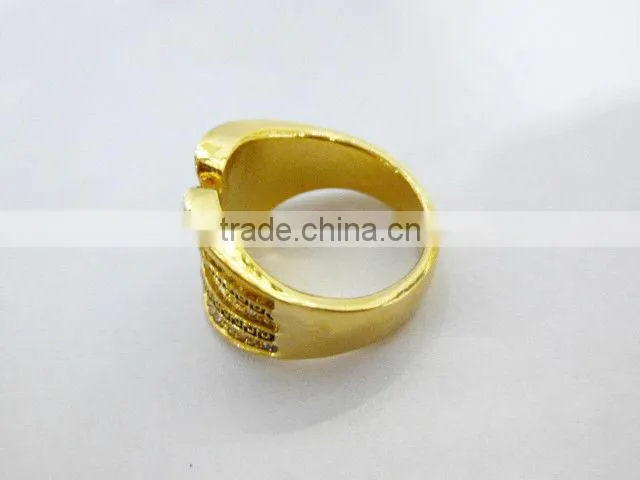 Latest design claddagh ring with crystal stone wholesale gold rings