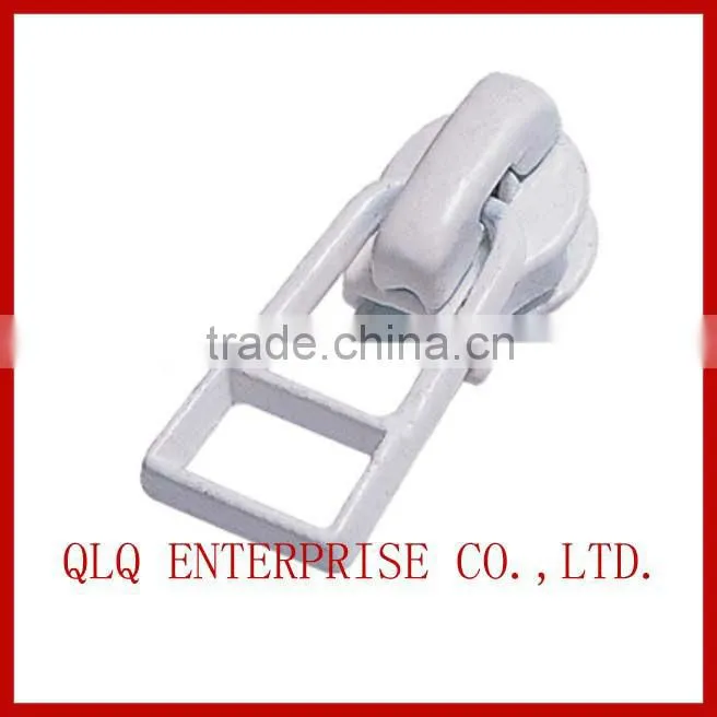 Auto lock double slider zipper