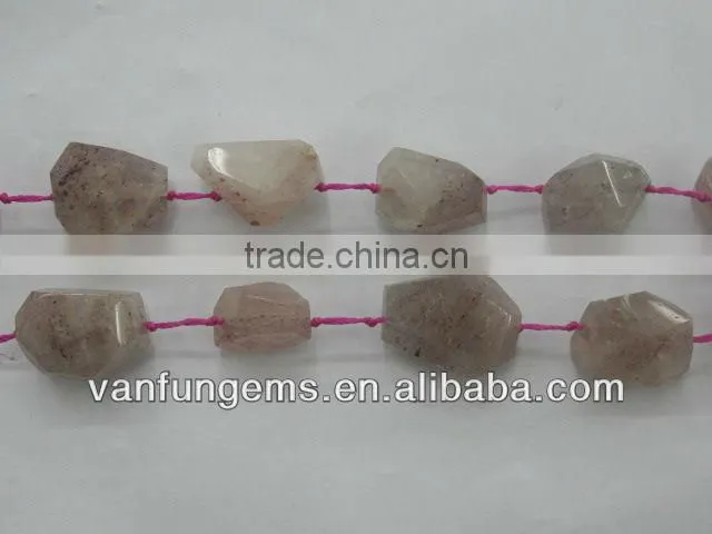 Strawberry quartz faceted tumble stone