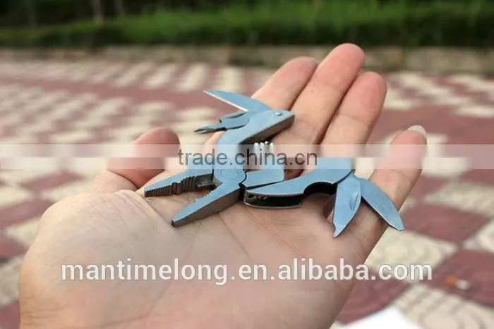 2015 New Multi Function Folding Pocket Tools keychain screwdriver screwdriver bit set folding pocket knife