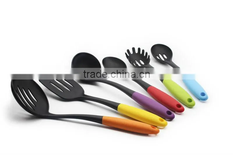 New Wholesales Plastic Kitchen Utensil Set