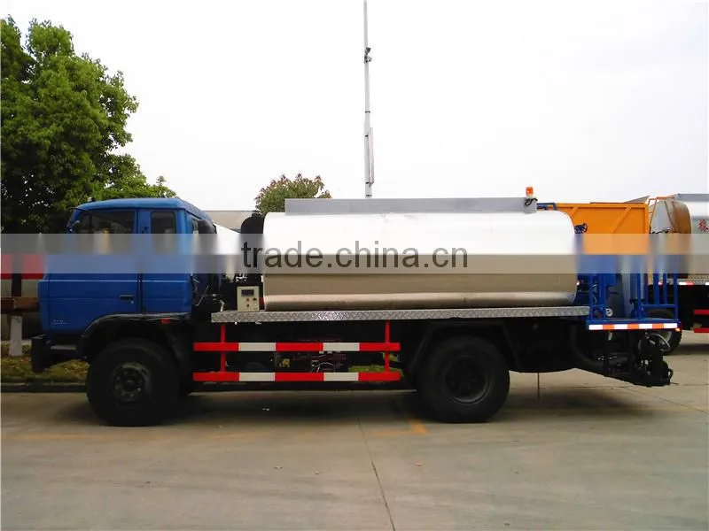 Dongfeng 4X2 8000L asphalt distributor truck