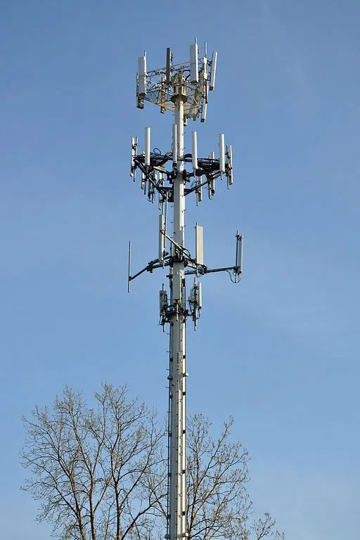 Self-Supporting-Steel-Single-Pole-Telecom-Signal-Tower