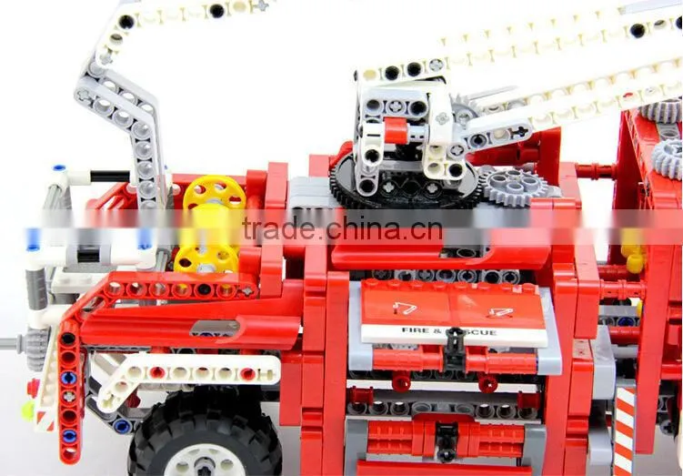 Decool bricks 3323 Exploiter 1036Pcs Fire engine model bricks toys Building bricks Blocks Toys
