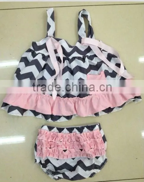2013 lastest new design Wholesale cotton chevron swing top set cotton top withe cotton bloomer for baby