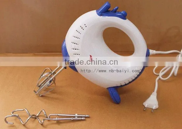 Hand mixer with bowl