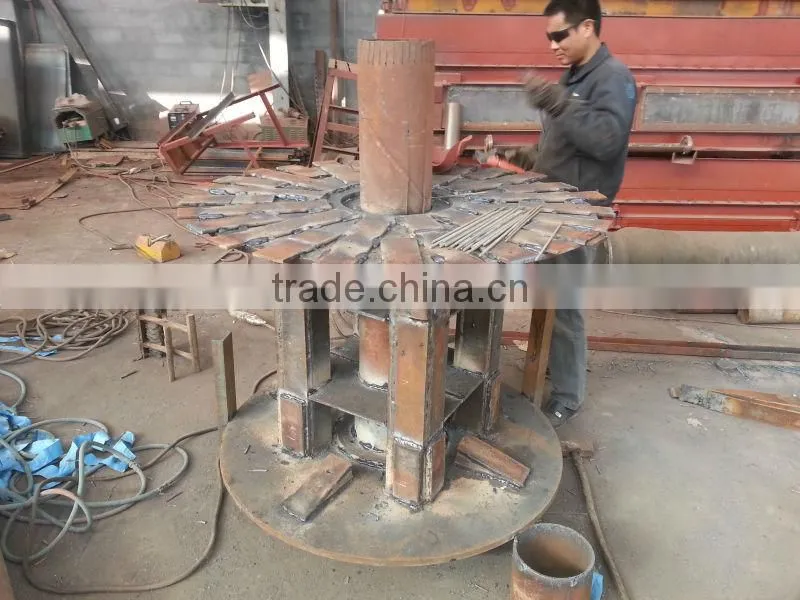 Bucket type gold and diamond dredger
