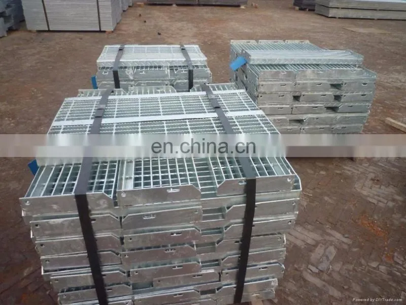 Cheap price hot dipped galvanized press locked and welded steel grating walkway on sale