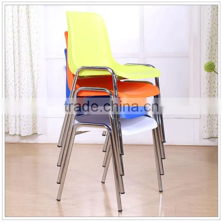 Stackable plastic dining chair with steel frame in dining chair
