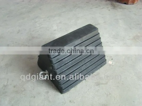 Pyramid type rubber wheel chock for trucks