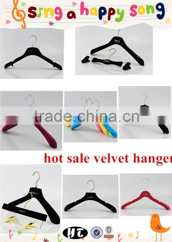 hot sale red plastic clothes hanger coated with velvet with golden clips