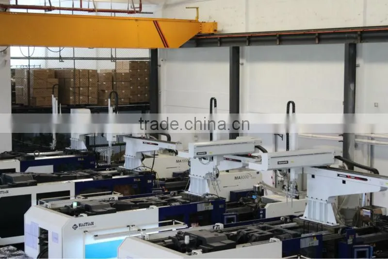 Automatic Robot Arm For Vertical Injection Molding Machine