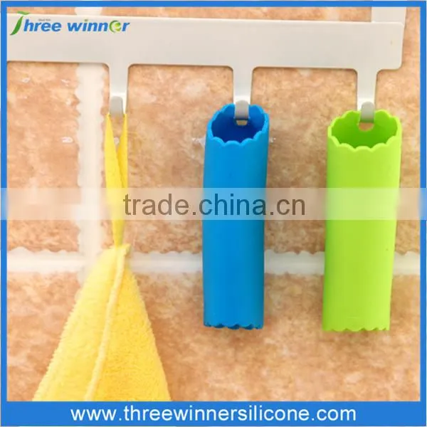 Silicone products vegetables and fruits custom roller garlic peeler
