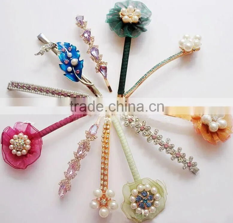 2015 wholesale alibaba South Korea fabric rhinestone hair clip in hair