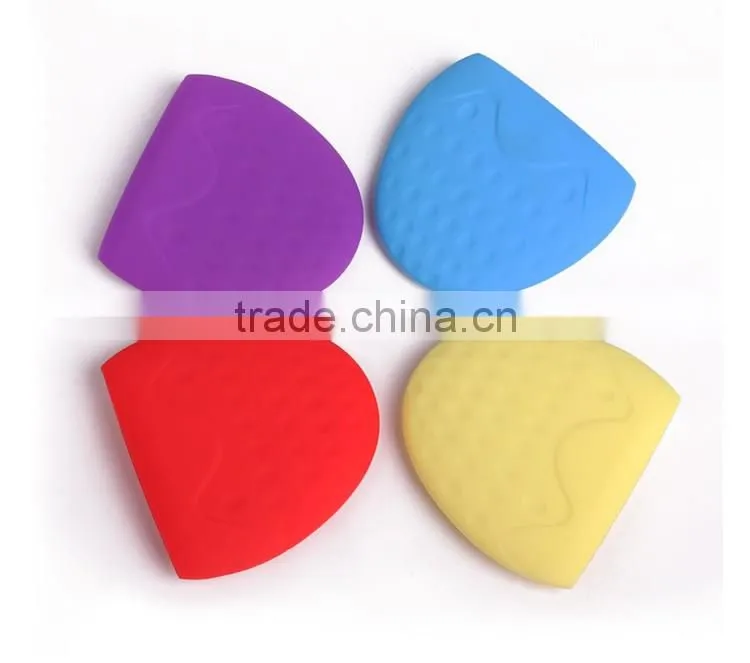 Outdoor adult silicone toothbrush cover use as water cup
