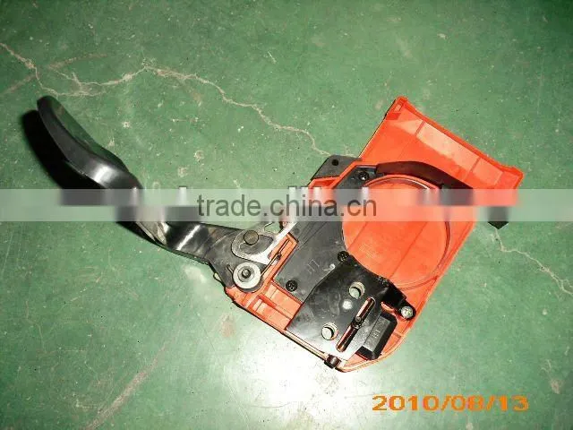 chain saw part chain sprocket cover assembly on 52cc chainsaw