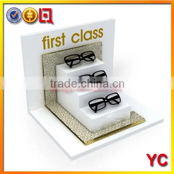 Fashinable tabletop acrylic sunglasses stand