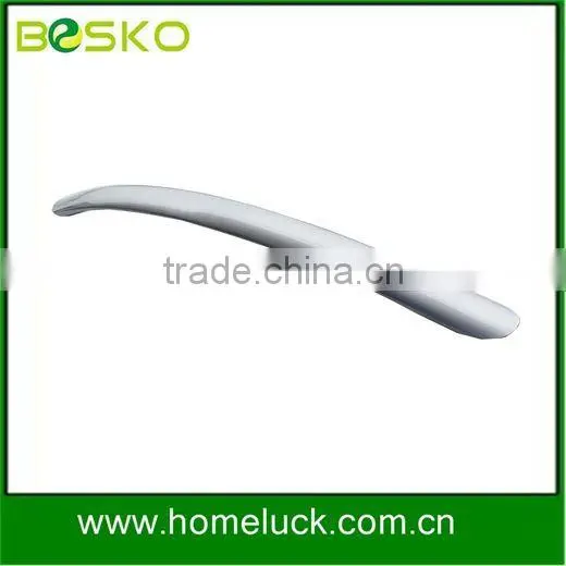 Refrigerator door handle