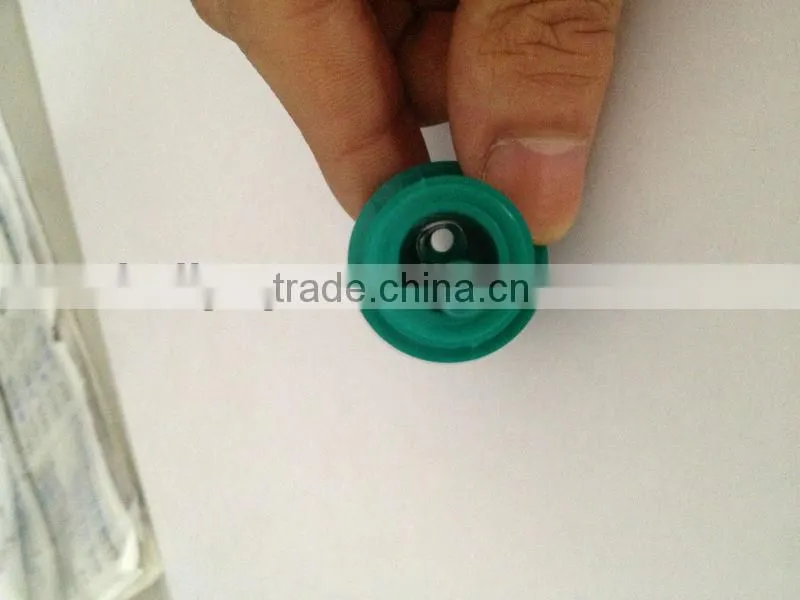 PVC wine pourer