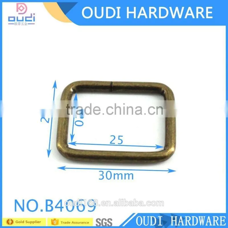 Metal rectangle buckles finished in antique brushed brass decorative in bag strap