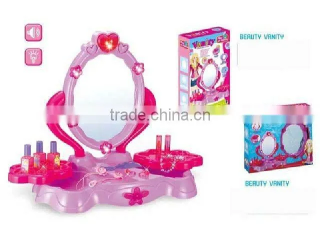 661-03B Plastic Baby Shaker Doll Bed