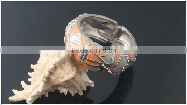 Factory price ceramic feel loving heart artwork metallic rhinestone alloy bangles